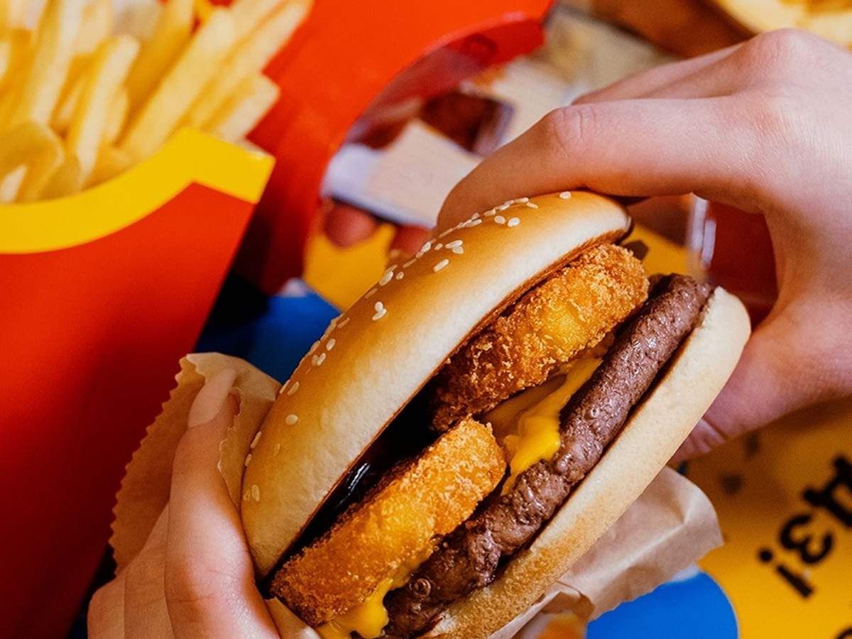 Вишневий МакПиріг за 40 доларів: у Росії перепродають залишки їжі з McDonald’s