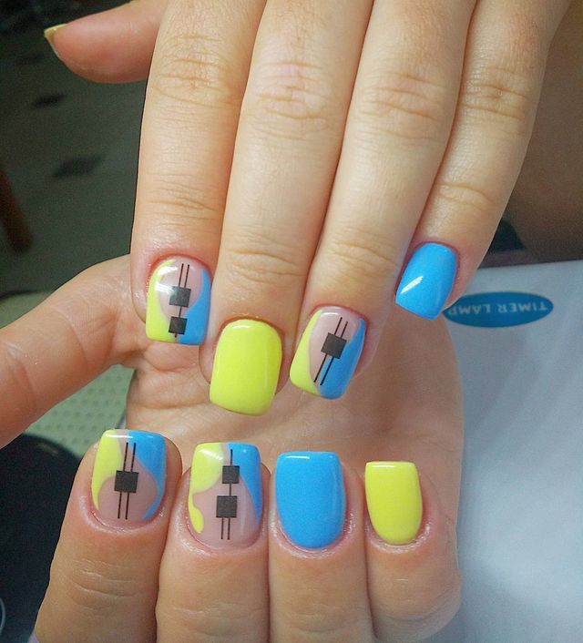 40 варіантів патріотичного манікюру для справжніх українок - фото 500465