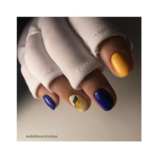 40 варіантів патріотичного манікюру для справжніх українок - фото 500473