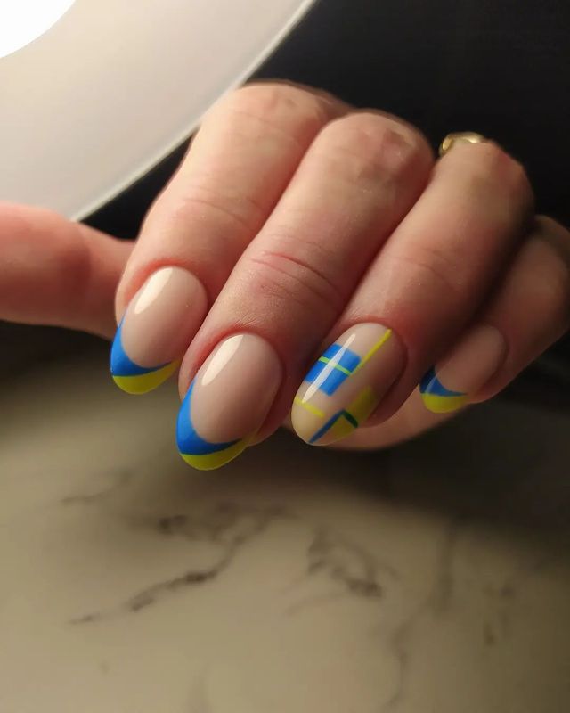 40 варіантів патріотичного манікюру для справжніх українок - фото 500474