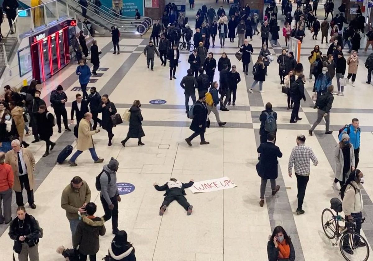 Богдан Конаков - фото 1