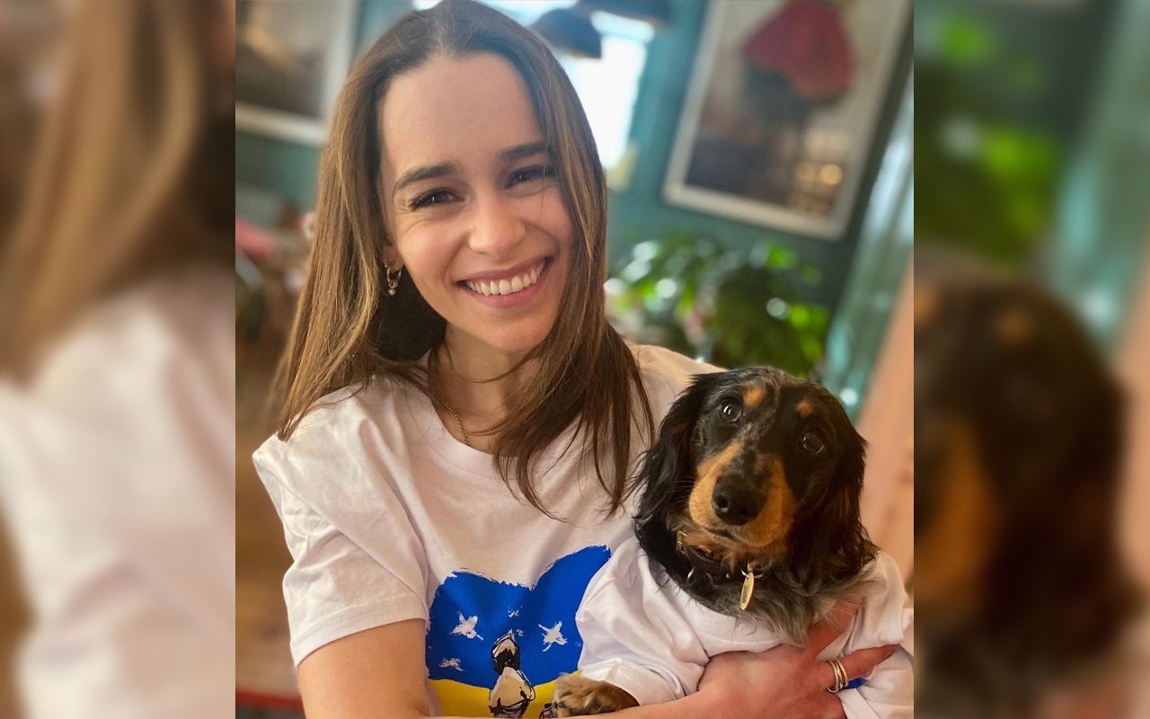 З синьо-жовтим серцем на футболці: Емілі Кларк підтримала українців