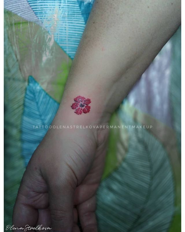 Герби, вишиванки та карти України: патріотичні татуювання для українців – приклади з фото - фото 500729