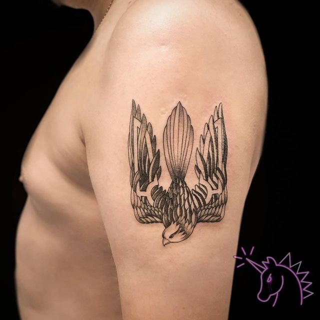 Герби, вишиванки та карти України: патріотичні татуювання для українців – приклади з фото - фото 500752