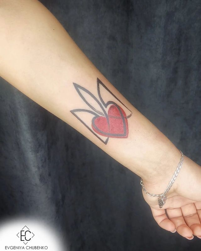 Герби, вишиванки та карти України: патріотичні татуювання для українців – приклади з фото - фото 500758