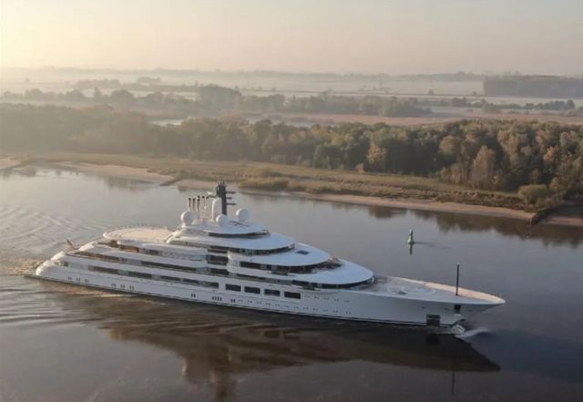 Як виглядає ймовірна яхта Путіна, яка ще досі не під санкціями - фото 500789
