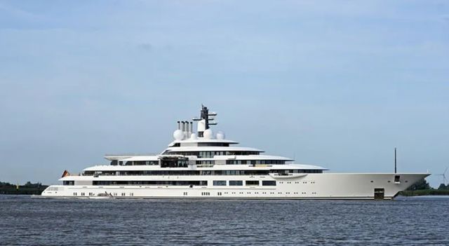 Як виглядає ймовірна яхта Путіна, яка ще досі не під санкціями - фото 500791