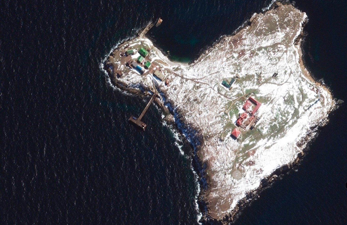 З'явилися перші знімки острова Зміїний після російського вторгнення