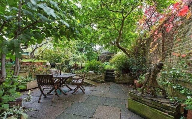 Як виглядає маєток Бенедикта Камбербетча, в якому він готовий прийняти біженців з України - фото 500927