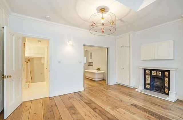 Як виглядає маєток Бенедикта Камбербетча, в якому він готовий прийняти біженців з України - фото 500931