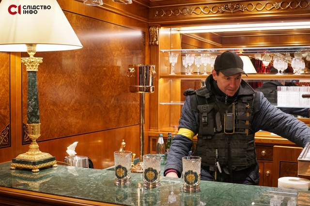 Журналісти знайшли 'золотий' вагон Медведчука: в Укрзалізниці розповіли, що з ним зроблять - фото 500991