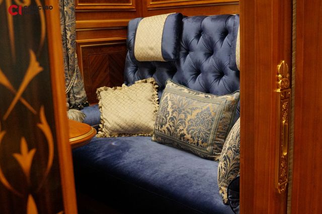 Журналісти знайшли 'золотий' вагон Медведчука: в Укрзалізниці розповіли, що з ним зроблять - фото 500997