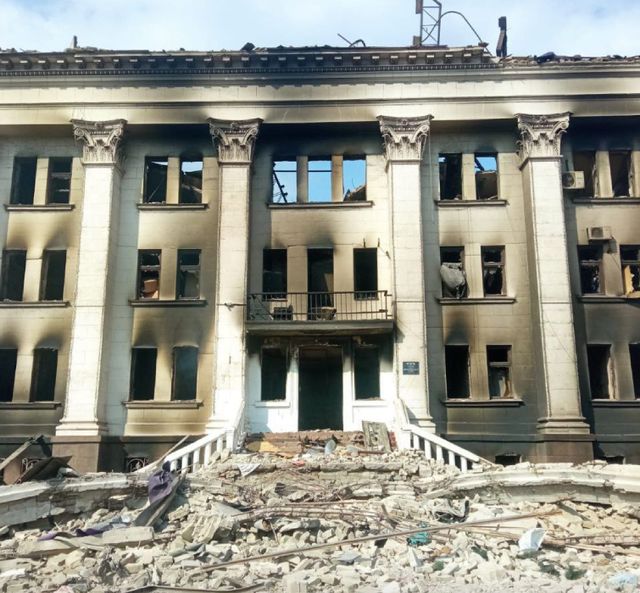 Драмтеатр у Маріуполі зараз- фото 501178