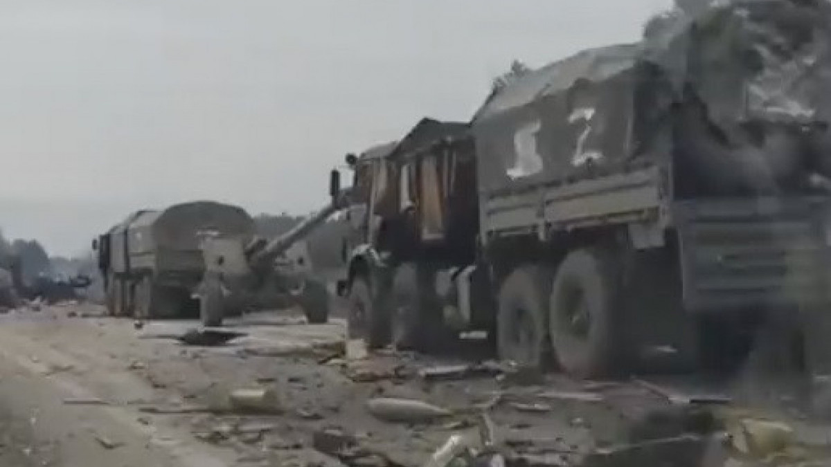 У ЗСУ показали на відео знищену колону російського десанту - фото 1