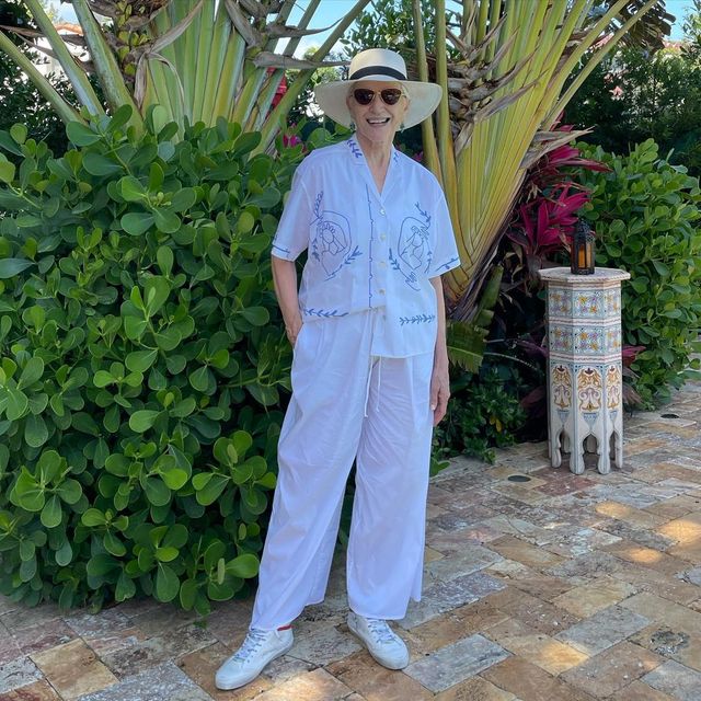 Мама Ілона Маска знову з'явилася на публіці в костюмі від української дизайнерки - фото 501328