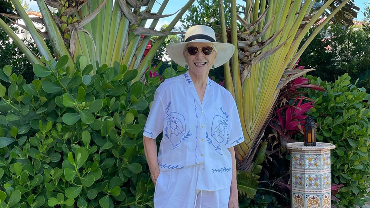 Мама Ілона Маска знову з'явилася на публіці в костюмі від української дизайнерки