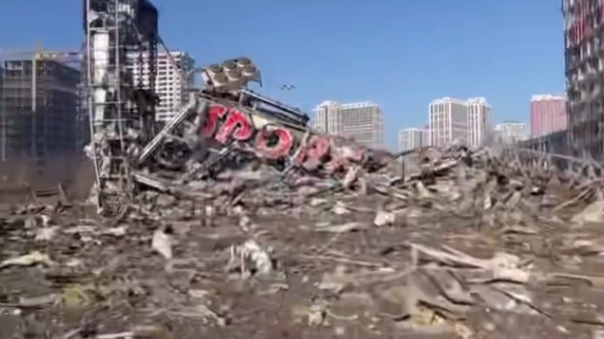 Данилко опублікував кадри після нічного ракетного удару по Подільському районі Києва