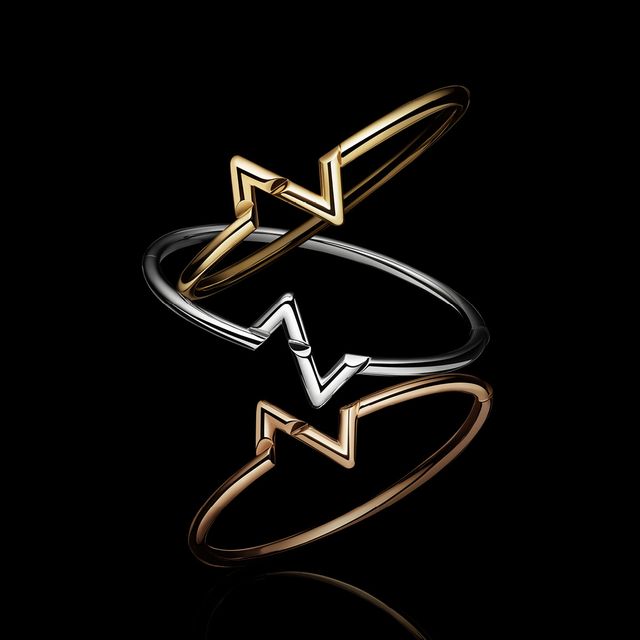 Louis Vuitton представили аксесуари з символами 'V' та 'Z' - фото 501549