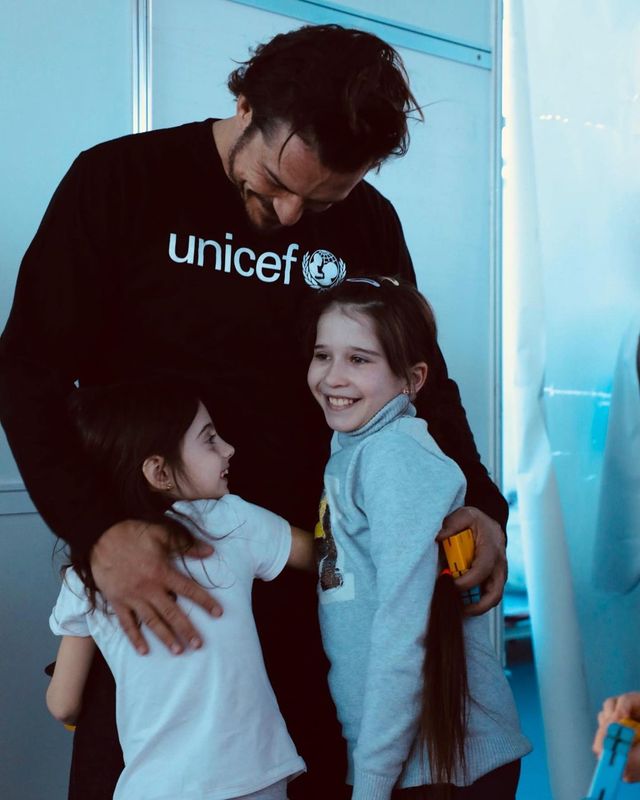 Зірка 'Володаря кілець' Орландо Блум особисто допомагає українським біженцям в Молдові - фото 501623