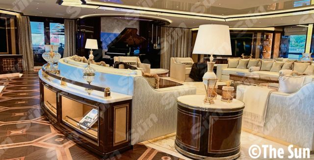 Театр, лікарня і танцпол-басейн: у мережі показали, як виглядає суперяхта Путіна зсередини - фото 501634