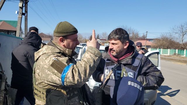 Російські окупанти обстріляли військкора Андрія Цаплієнка: він зазнав поранення- фото 501845