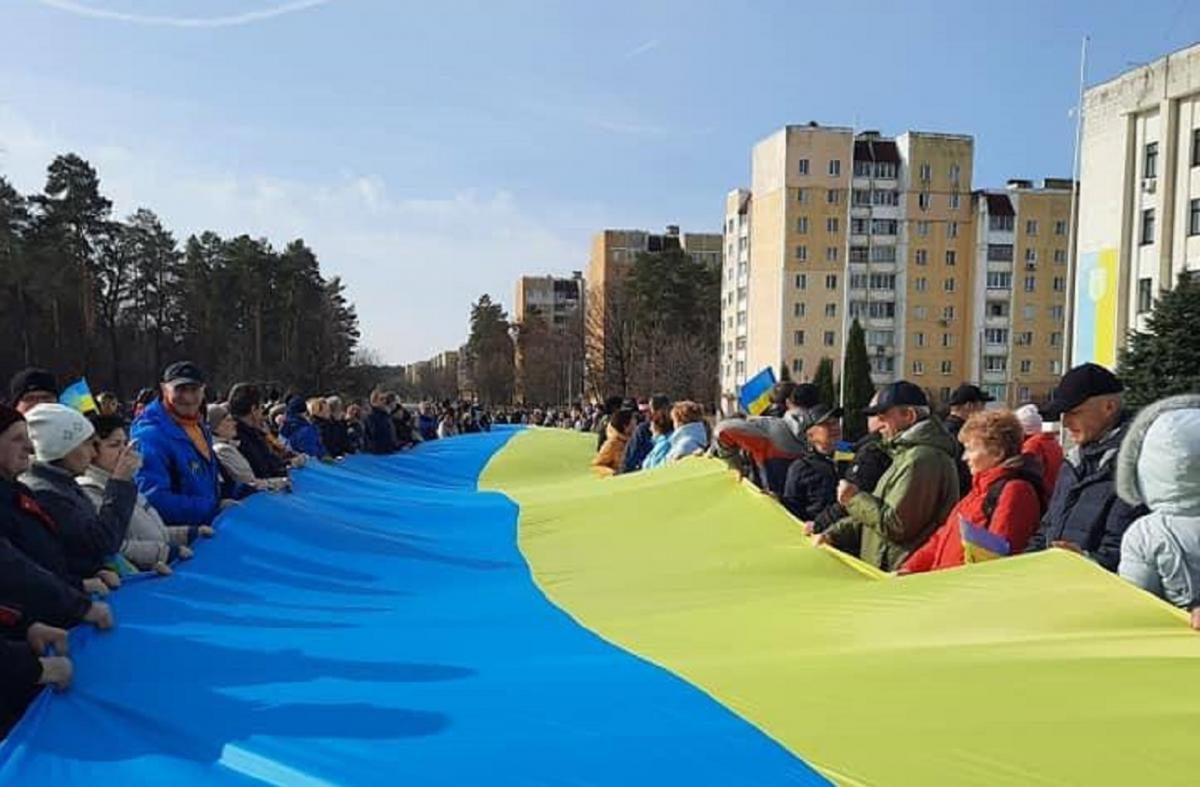 Мешканці окупованого Славутича вийшла на мітинг за Україну: фото