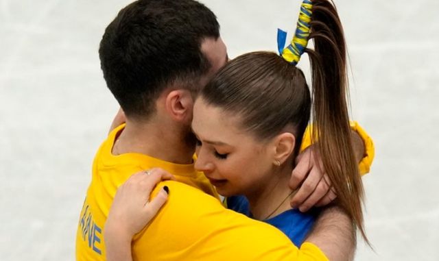 Українські фігуристи виступили на чемпіонаті світу без костюмів і без тренувань: відео - фото 501859