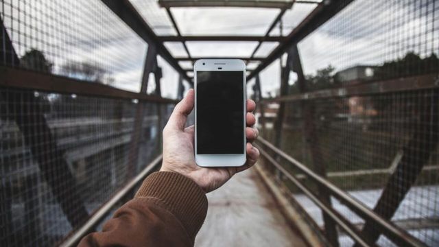 У яких містах України зараз не працює мобільний зв’язок та інтернет - фото 502052