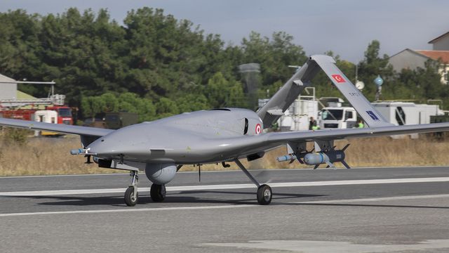 У мережі зруйнували фейк буцімто в Україні створюють Bayraktar, які розпилюватимуть віруси - фото 502356