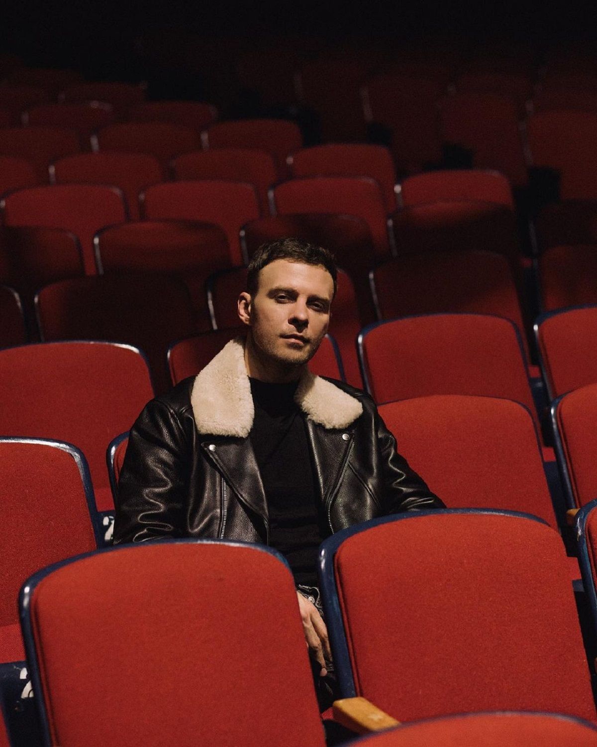 Зброя замість мікрофона: Макс Барських вступив в ряди ЗСУ – відео