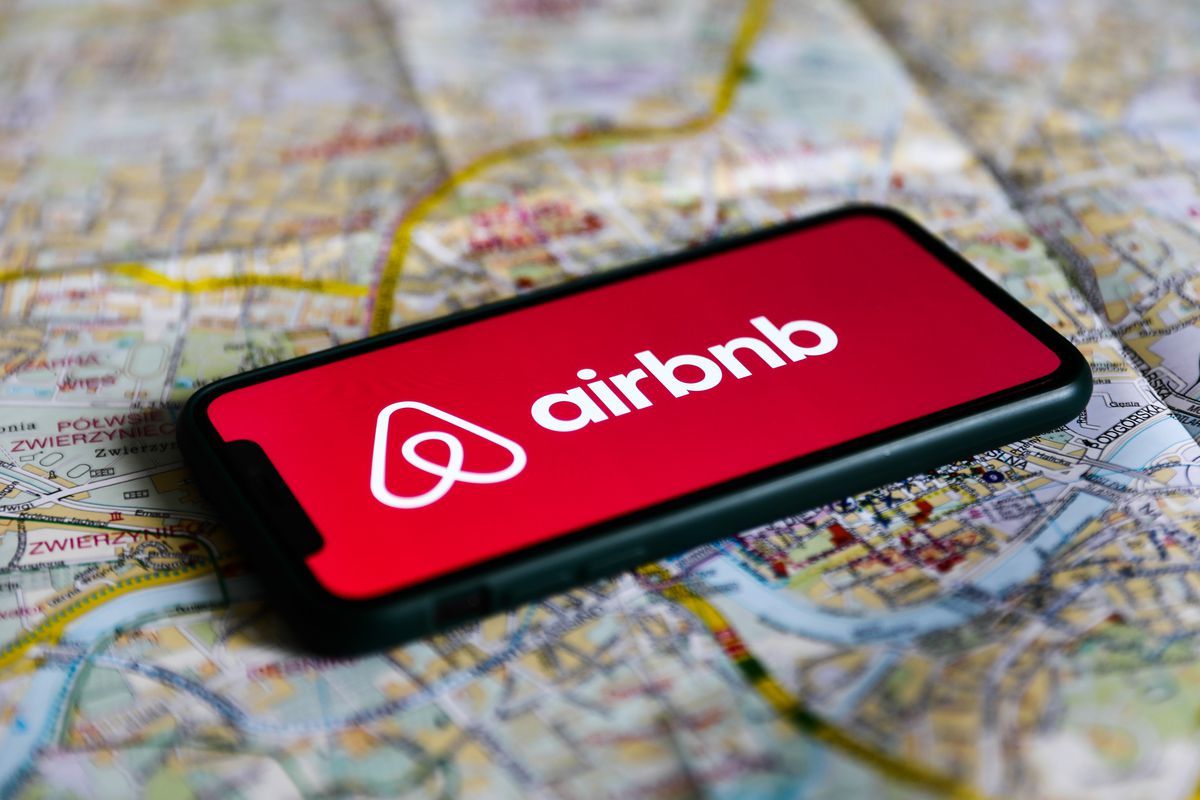 Airbnb позбавив росіян та білорусів можливості бронювати житло будь-де