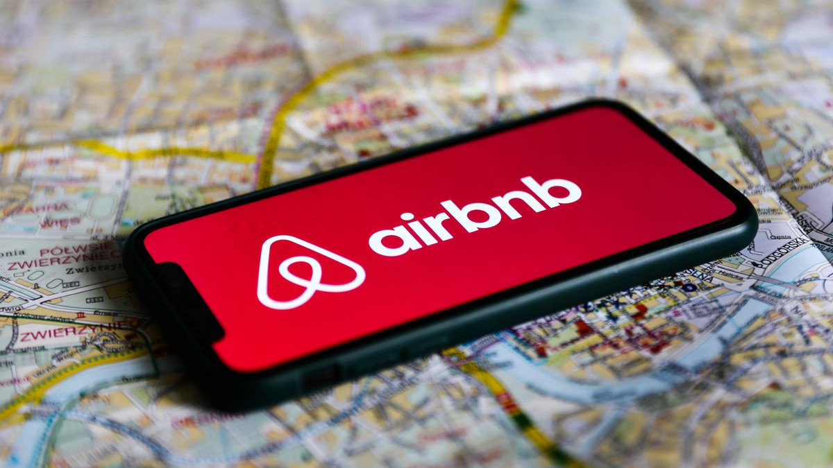 Airbnb позбавив росіян та білорусів можливості бронювати житло будь-де - фото 1