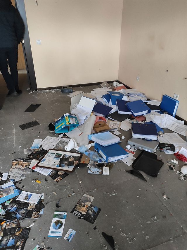 Як виглядає Чорнобильська зона після масштабних боїв, що там точилися: фотозвіт - фото 502610