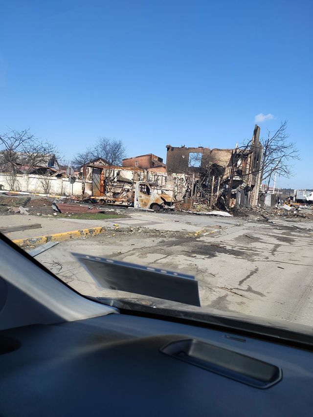Як виглядає Чорнобильська зона після масштабних боїв, що там точилися: фотозвіт - фото 502611