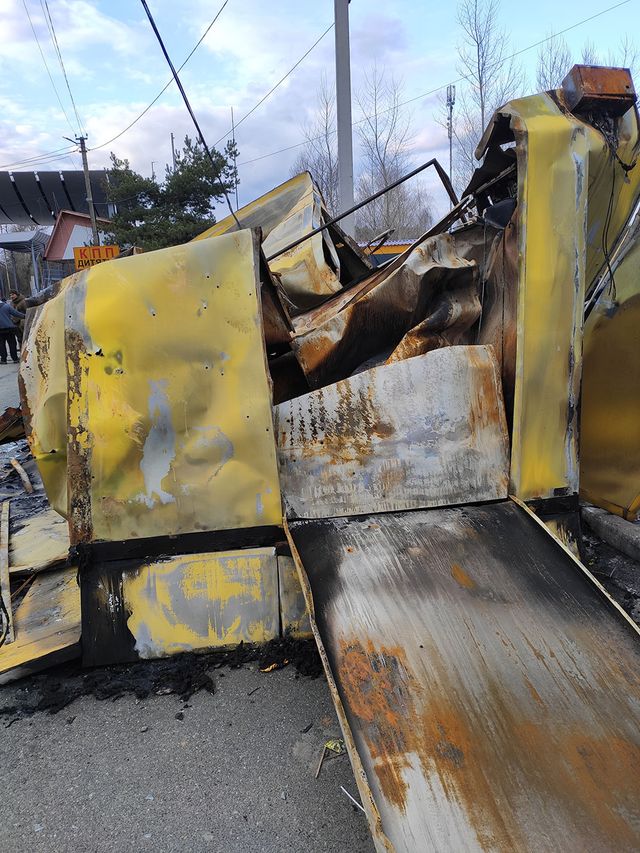 Як виглядає Чорнобильська зона після масштабних боїв, що там точилися: фотозвіт - фото 502616