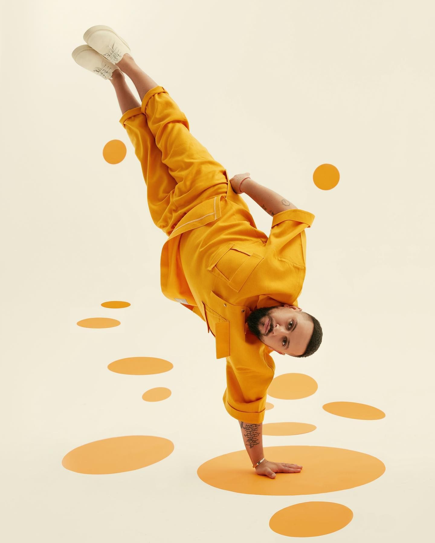 Мовчання – синонім брехні: Монатік написав нову пісню про війну