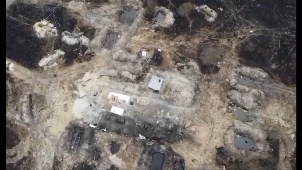 Аерозйомка з Чорнобильської зони після появи окупантів - фото 1