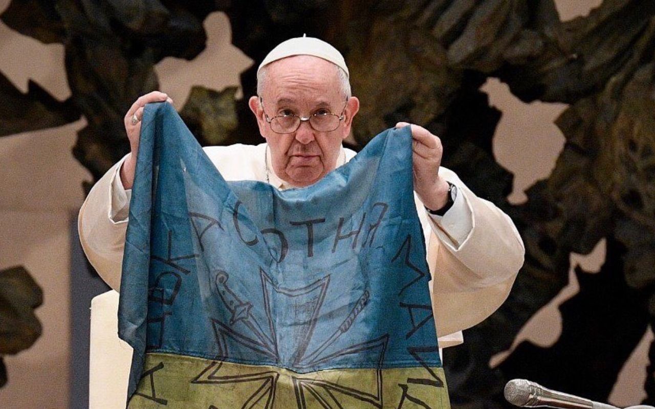 Папа Римський засудив звірства у Бучі та назвав його містом мучеників