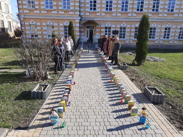 Книги, які вони ніколи не прочитають: в Тульчині вшанували пам'ять 165 українських дітей - фото 502772