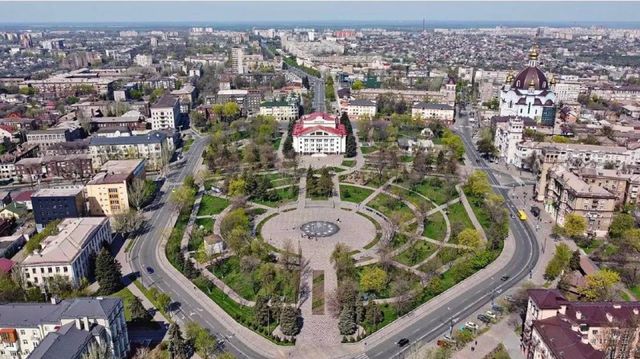 'А ми вистоїмо': фото Маріуполя до і після вторгнення окупантів - фото 502817