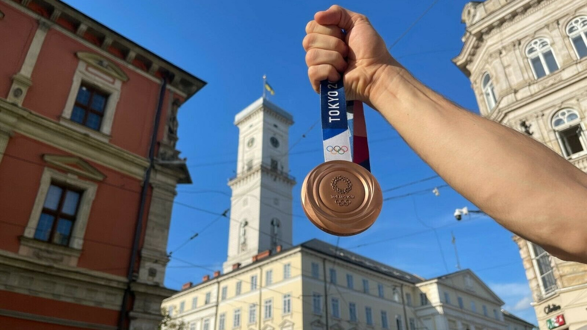 Каратист Горуна продав свою Олімпійську медаль: за скільки її купили на аукціоні - фото 1
