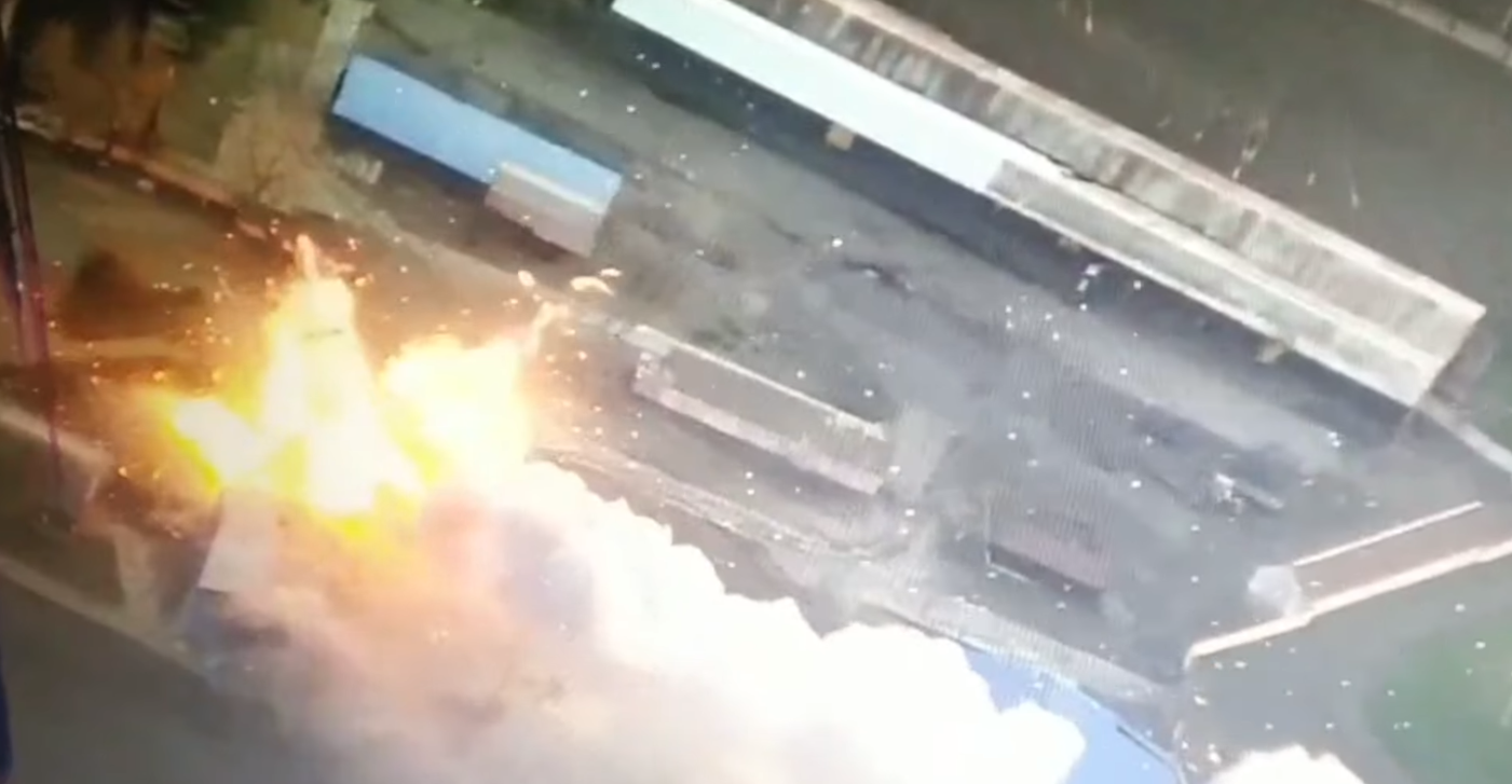 Дивіться на відео, як українські бійці знищили склад боєприпасів окупантів на Донбасі