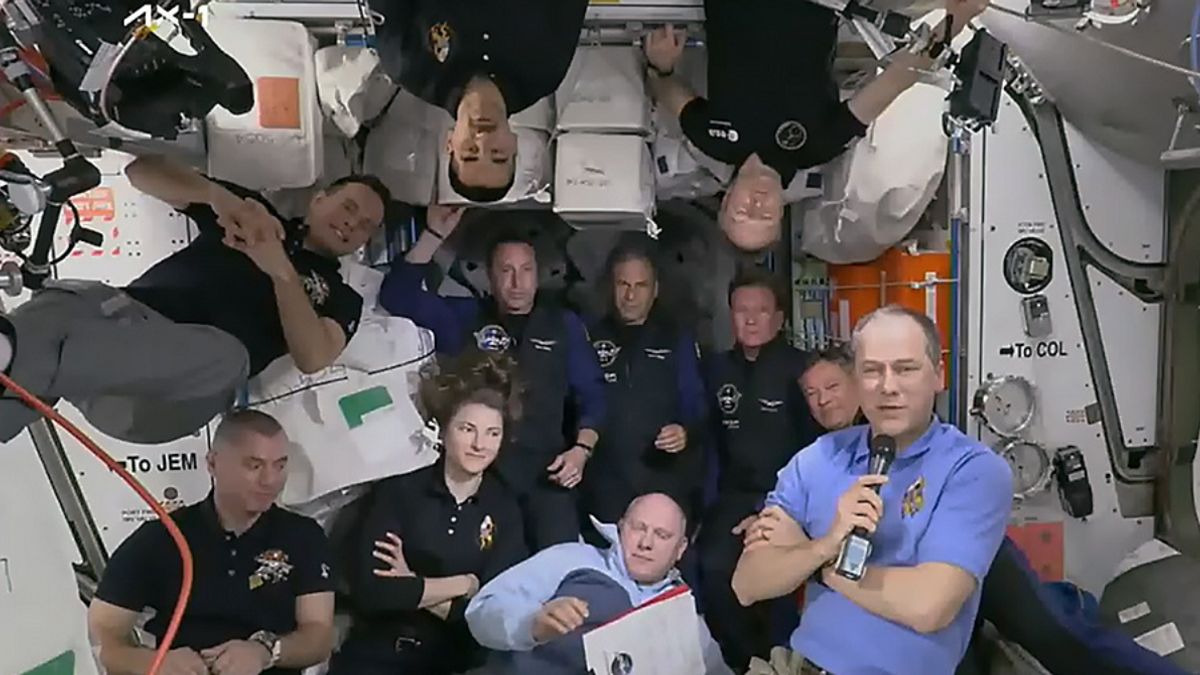 Перші космічні туристи вирушили зі SpaceX на МКС - фото 1