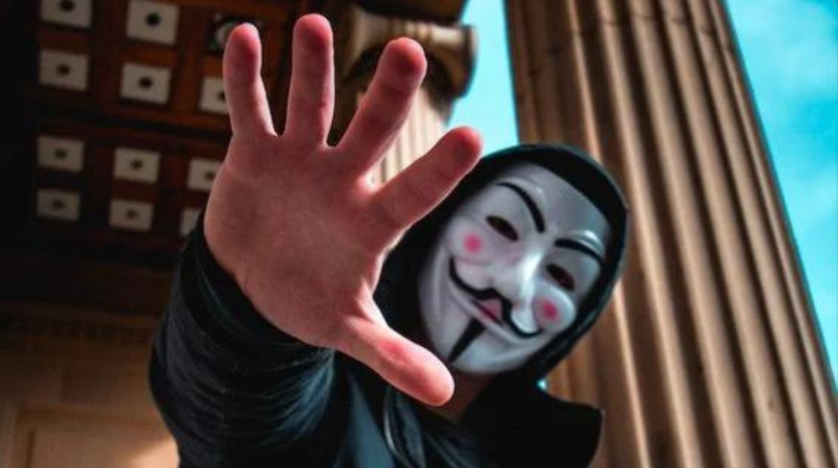 Хакери Anonymous зламали сервери російського уряду: у мережу виклали 700 Гб даних