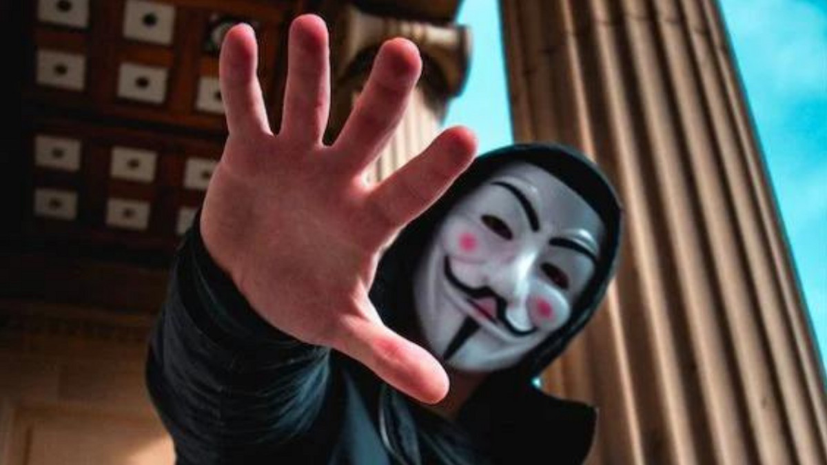 Хакери Anonymous зламали сервери російського уряду: у мережу виклали 700 Гб даних - фото 1