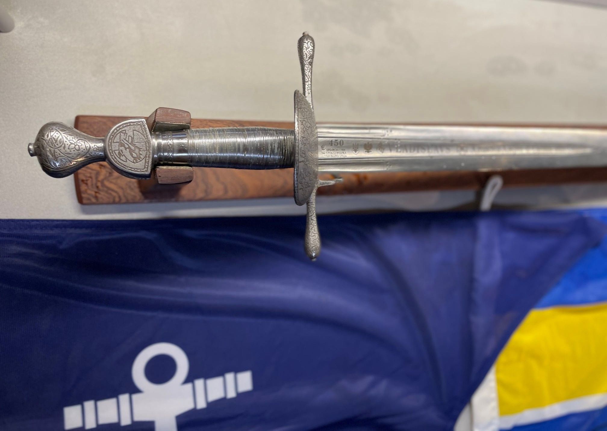 У Софійському соборі освятили репліку меча гетьмана Петра Сагайдачного