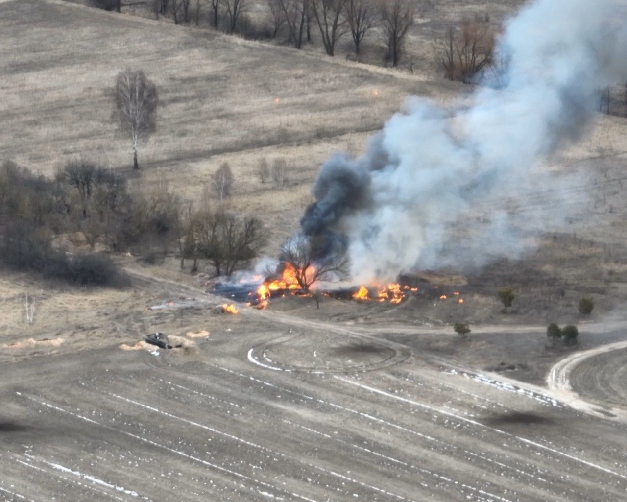 Як бойові дрони знищують техніку окупантів - фото 1