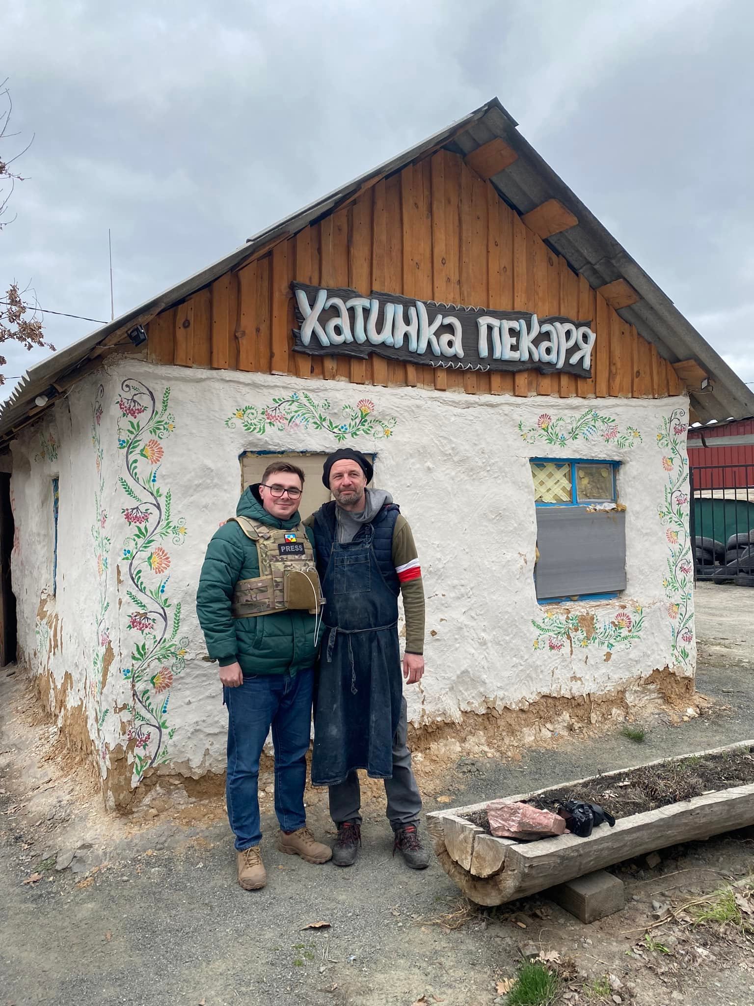 Польський пекар пече хліб у Бучі - фото 1