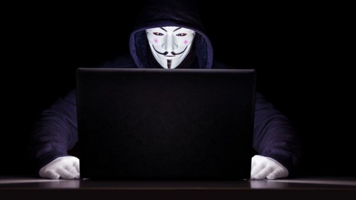 Хакери Anonymous зламали російську інвесткомпанію та злили 211 ГБ даних - фото 1