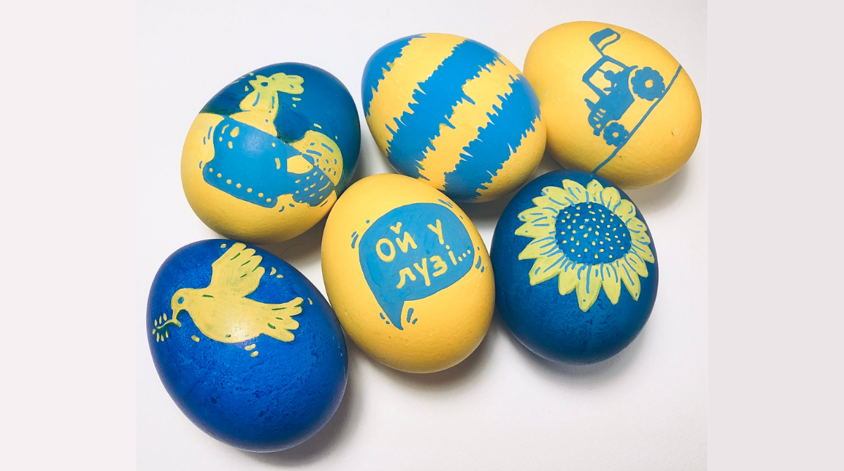 Соняхи, ЗСУ, трактор: понад 30 патріотичних писанок, які підкорили мережу - фото 1